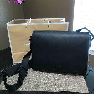 Michael Kors Harrison Messager Black Bag
